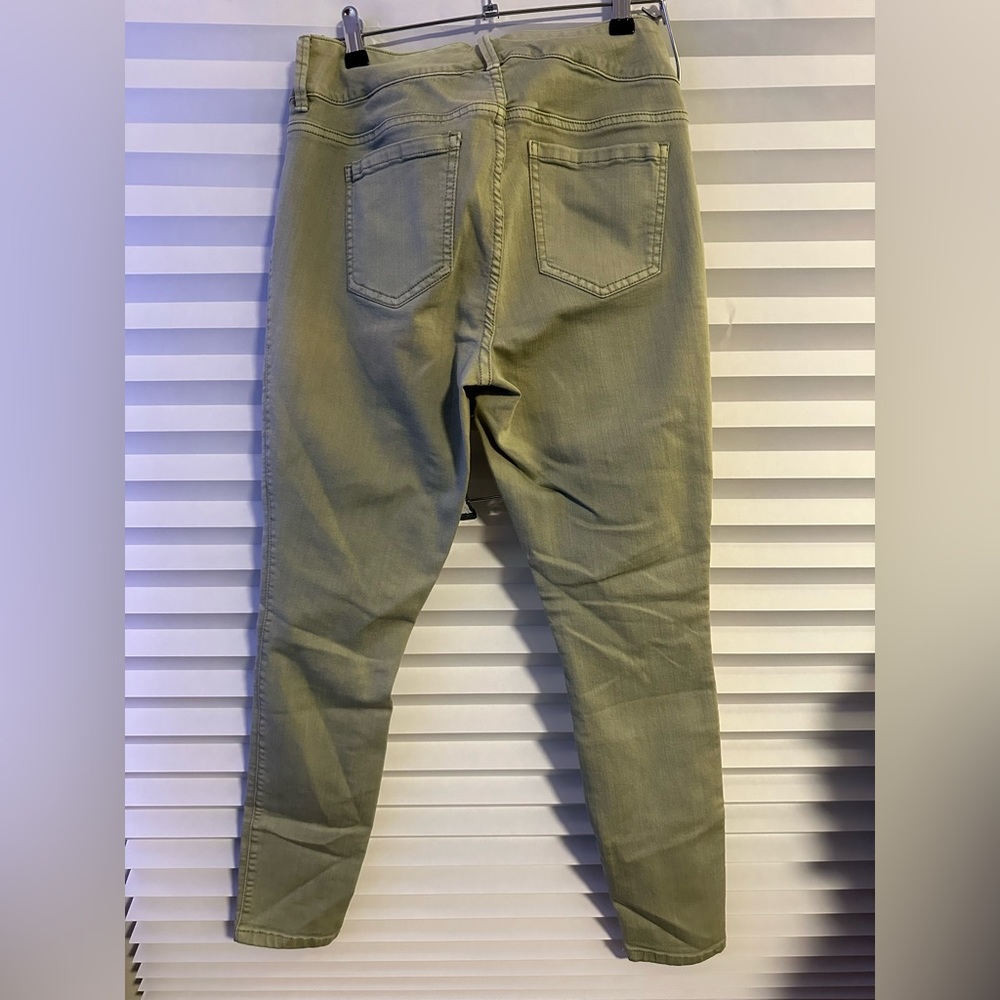 TORRID Denim (light green) Jigging - Picture 2 of 7
